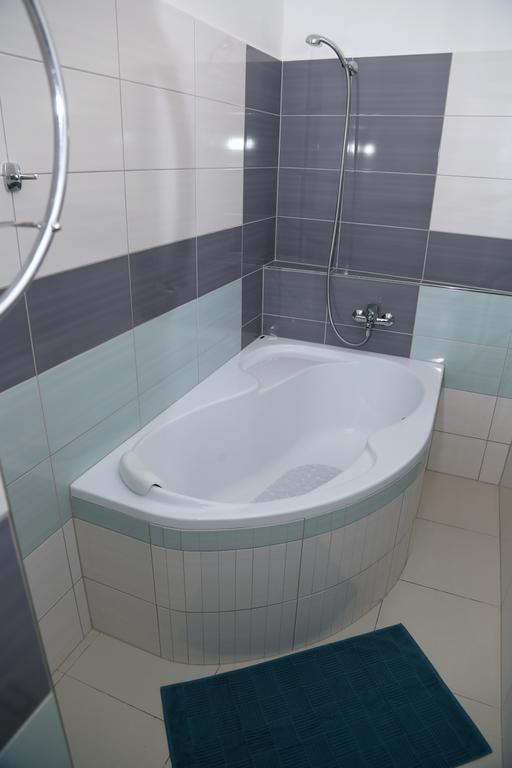 Apartments 克罗梅日什 客房 照片