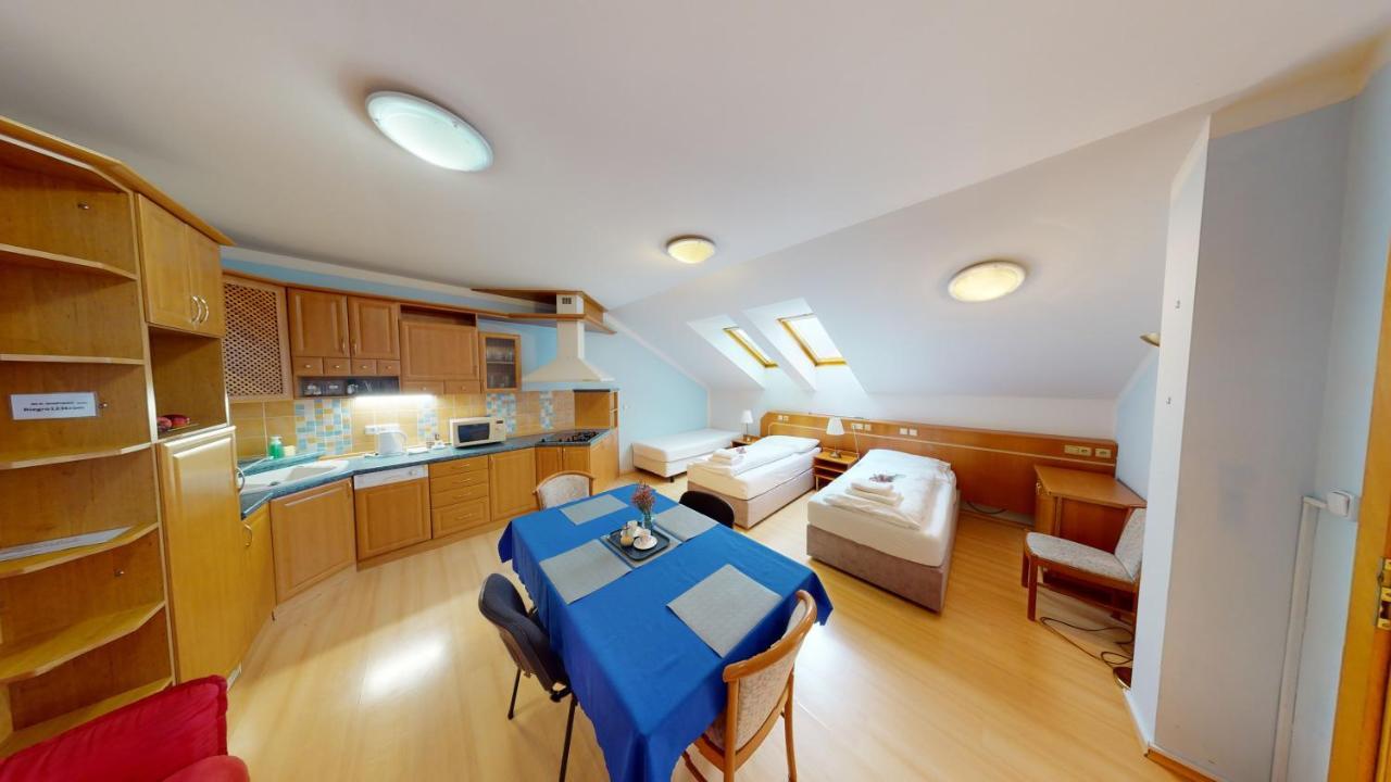 Apartments 克罗梅日什 外观 照片