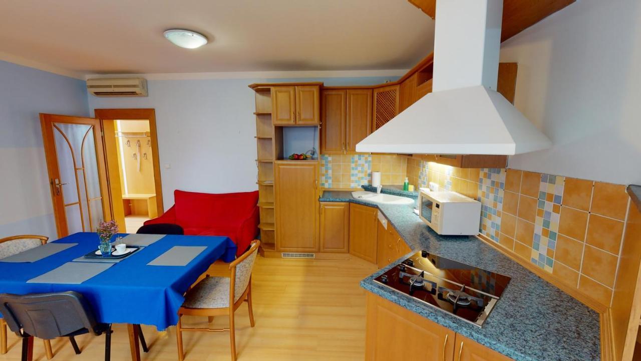 Apartments 克罗梅日什 外观 照片